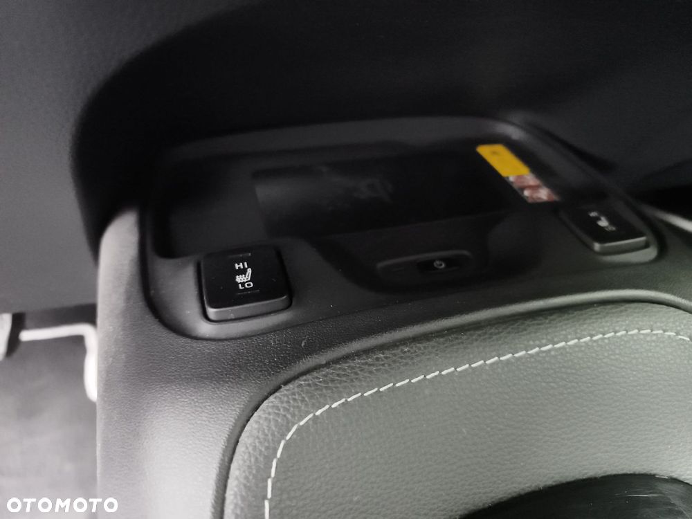 Toyota Corolla 1.8 Hybrid Style - 24