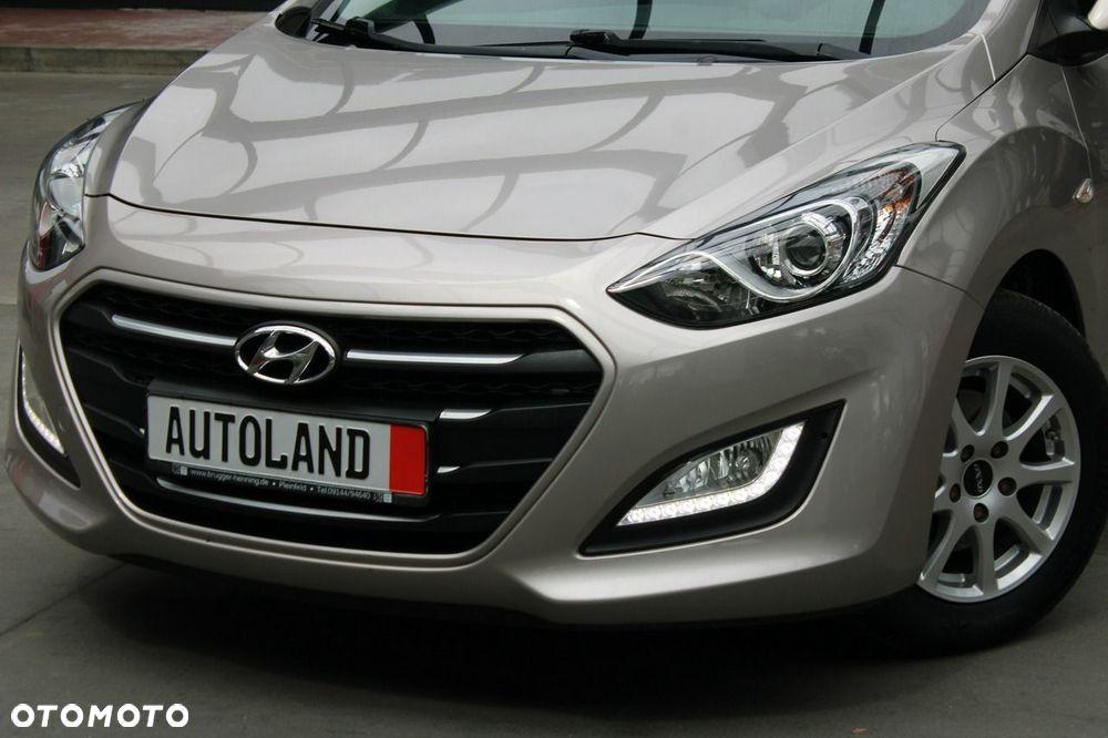 Hyundai i30 1.4 Family+ - 16