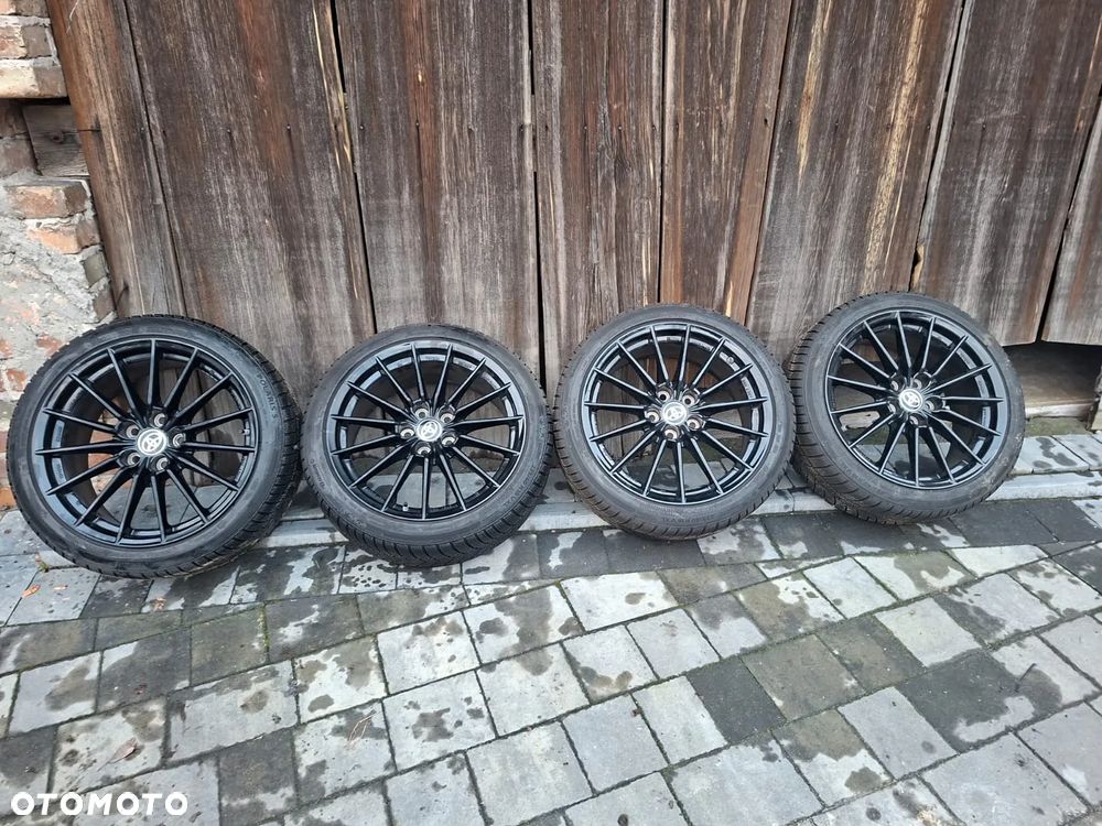 Koła Felgi Toyota Yaris GR 18 Cali 8j ET 45 Opony 24r - 1