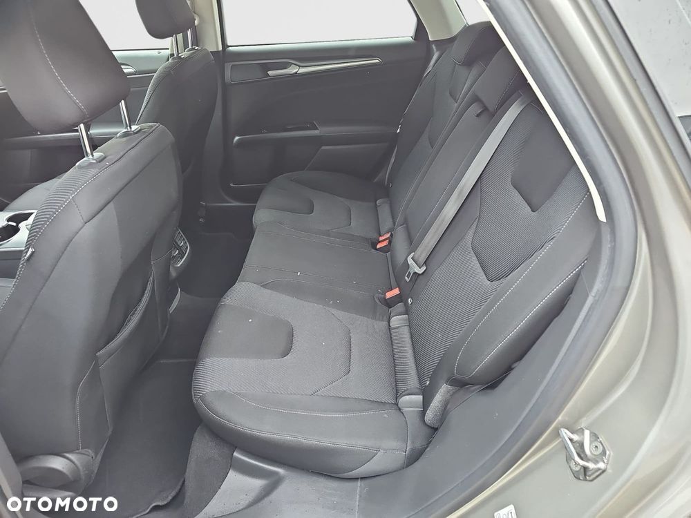 Ford Mondeo - 28