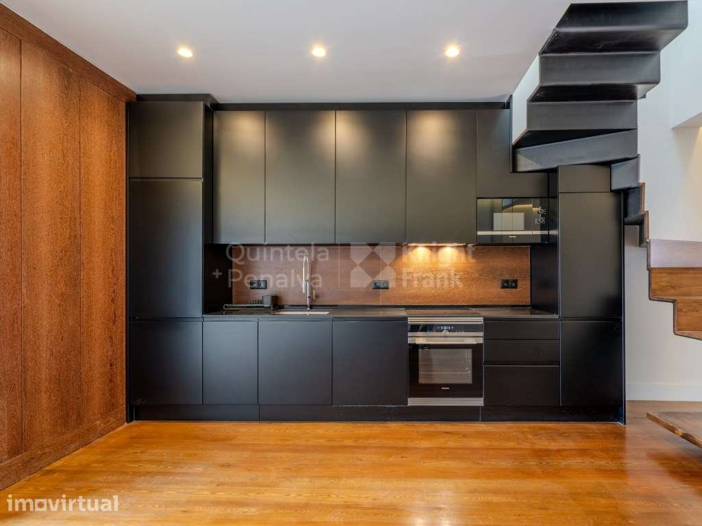 Apartamento T2 duplex para arrendar sem móveis em Lisboa - Grande imagem: 5/31