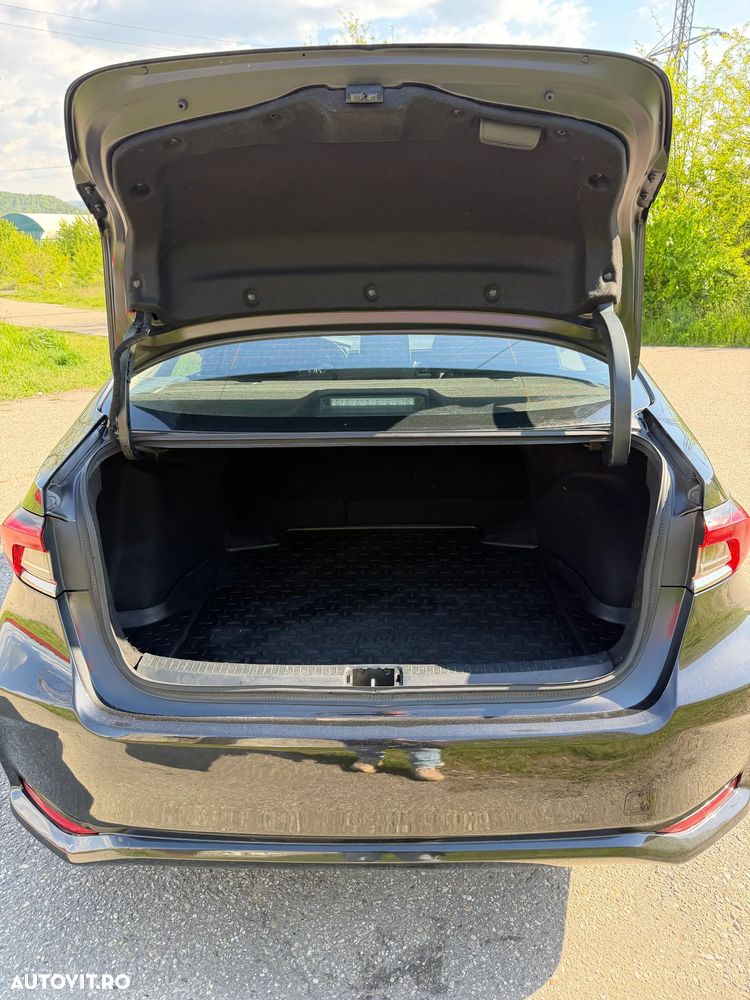 Toyota Corolla 1.8 HSD Business - 15