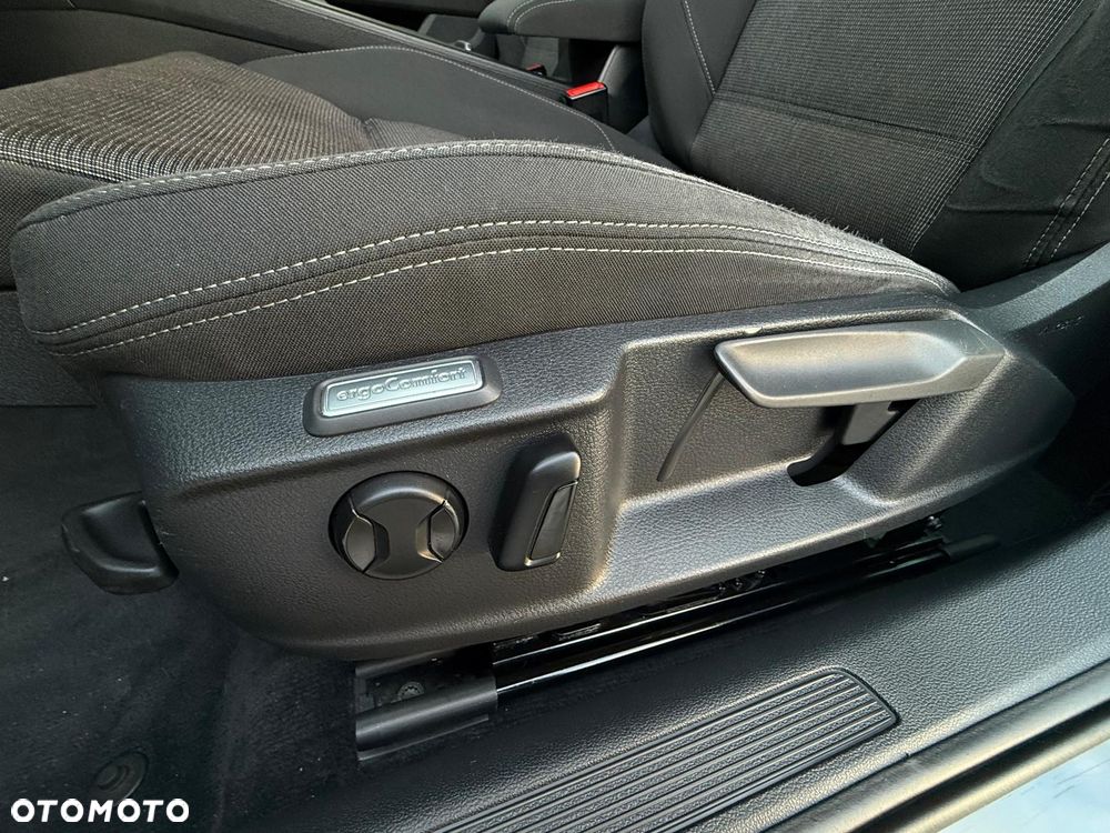 Volkswagen Passat 2.0 TDI (BlueMotion Technology) DSG Comfortline - 29