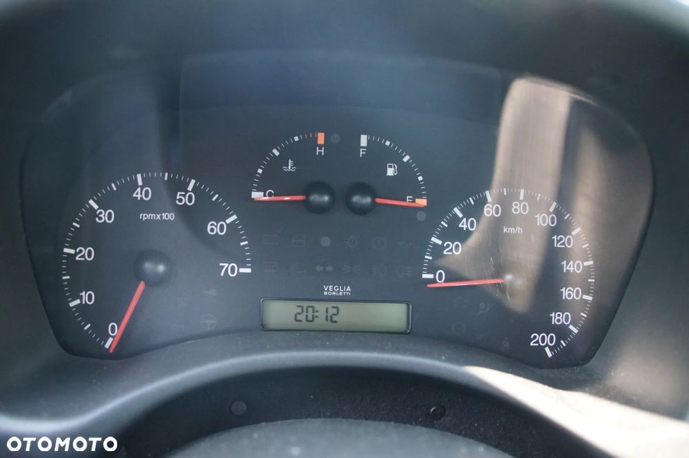 Auto na części - Fiat Punto II 1.2 8V 60 KM 188A4000 2003R Silnik Skrzynia Drzwi Maska Klapa Zderzak Błotnik Szyba Lusterko Deska Kokpit Sterownik Moduł Licznik Kierownica - 11