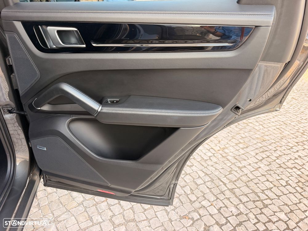 Porsche Cayenne E-Hybrid - 47