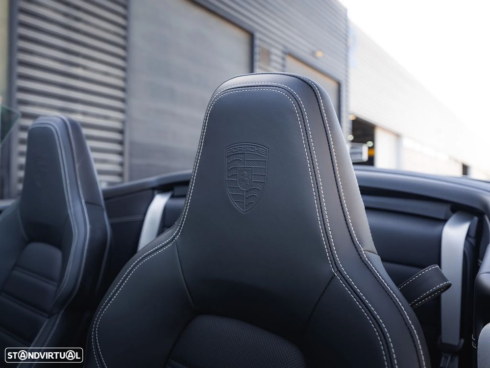 Porsche 911 (992) Carrera - 24