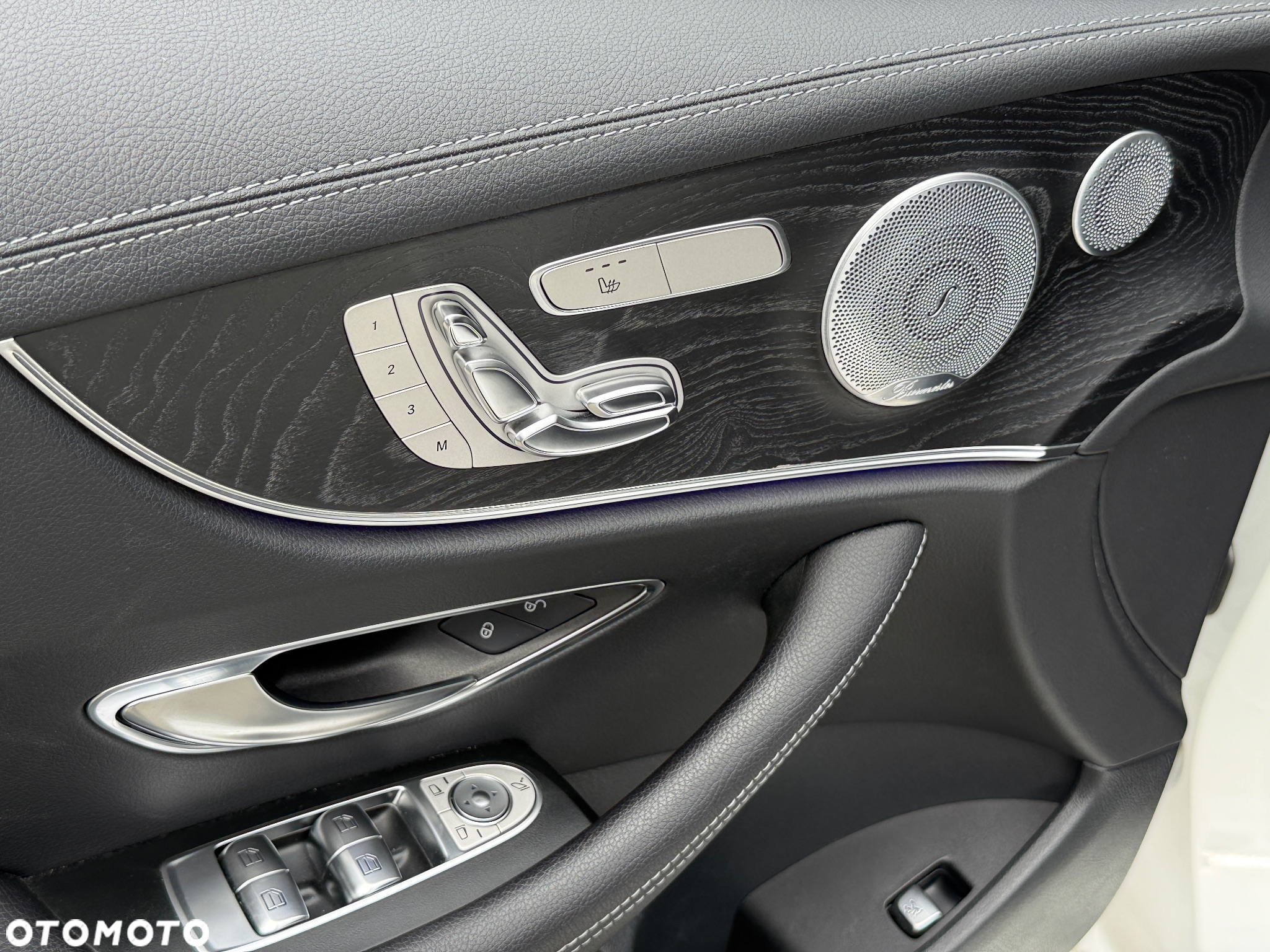 Mercedes-Benz Klasa E 220 d Coupe 4-Matic 9G-TRONIC - 31