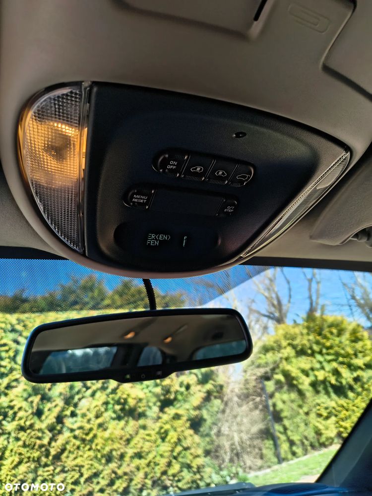 Chrysler Grand Voyager 2.8 CRD Automatik Limited - 12