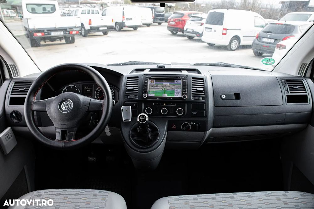 Volkswagen Caravelle - 12