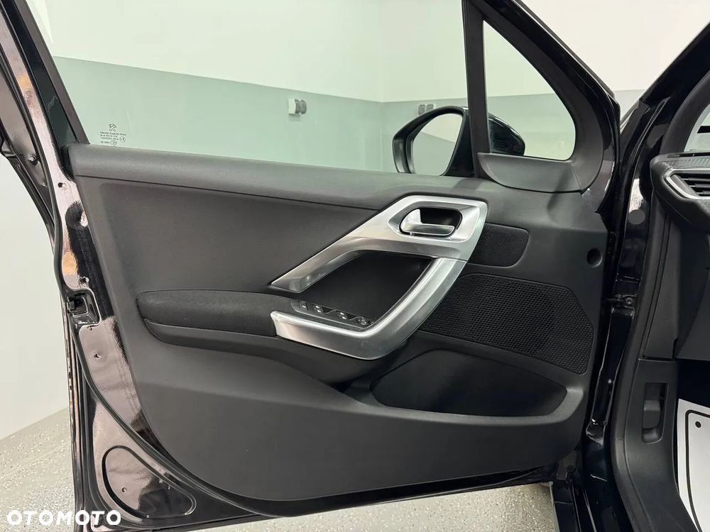 Peugeot 2008 BlueHDi FAP 120 STOP & START EAT6 Allure - 23