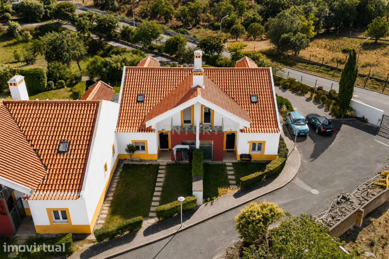 Moradia T4 de Charme em Condomínio Privado | São Francisco da Serra - Grande imagem: 2/28