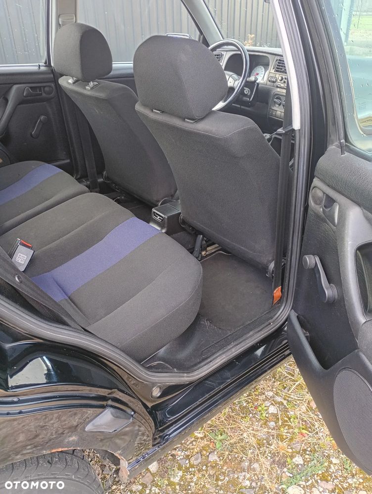 Volkswagen Golf - 6