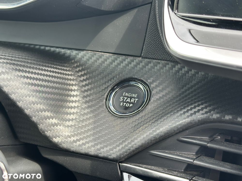 Peugeot 208 PureTech 100 GT - 26