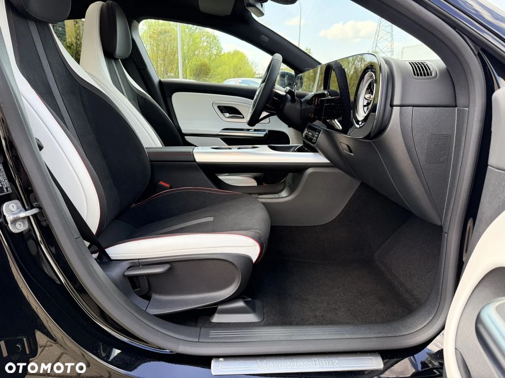 Mercedes-Benz CLA - 23