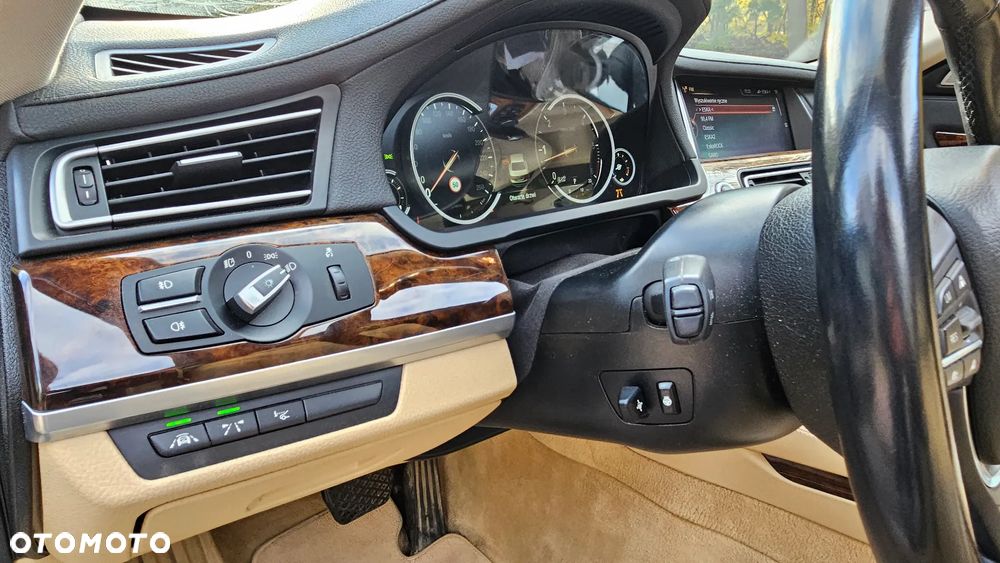 BMW Seria 7 750Ld xDrive - 12