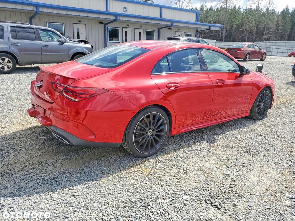 Mercedes-Benz CLA 200 7G-DCT AMG Line - 3