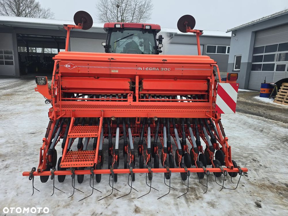 Kuhn Integra 3000 - 5