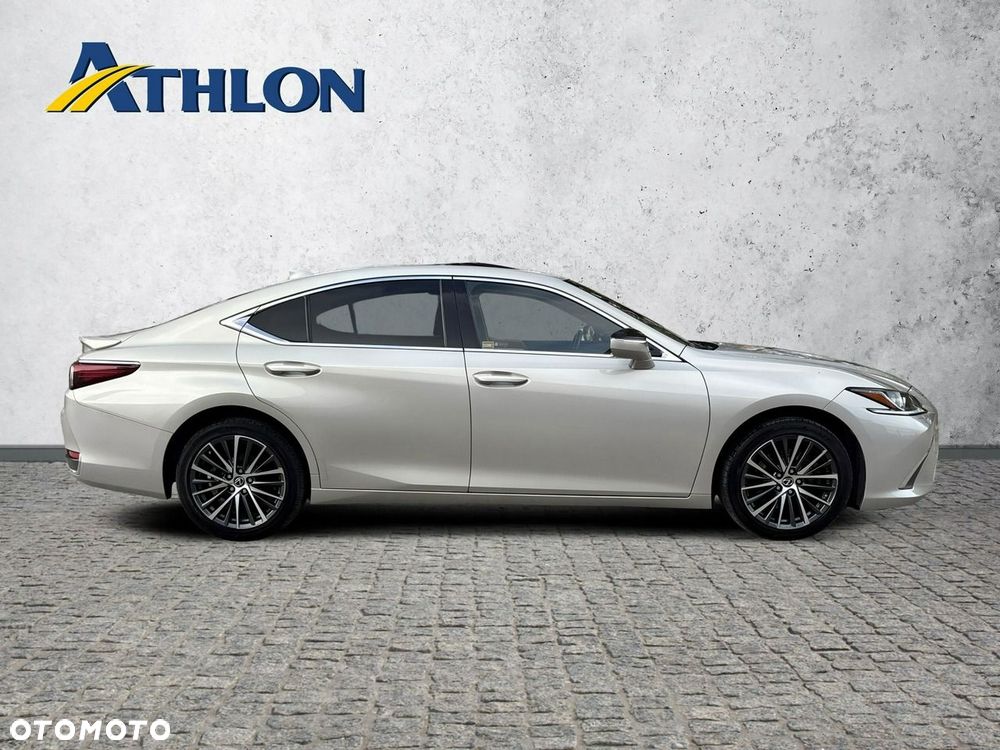 Lexus ES 300h Business Edition - 6