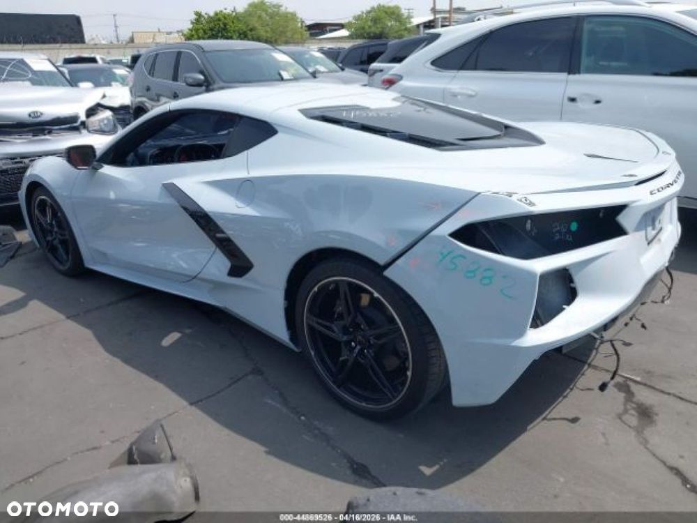 Chevrolet Corvette - 3