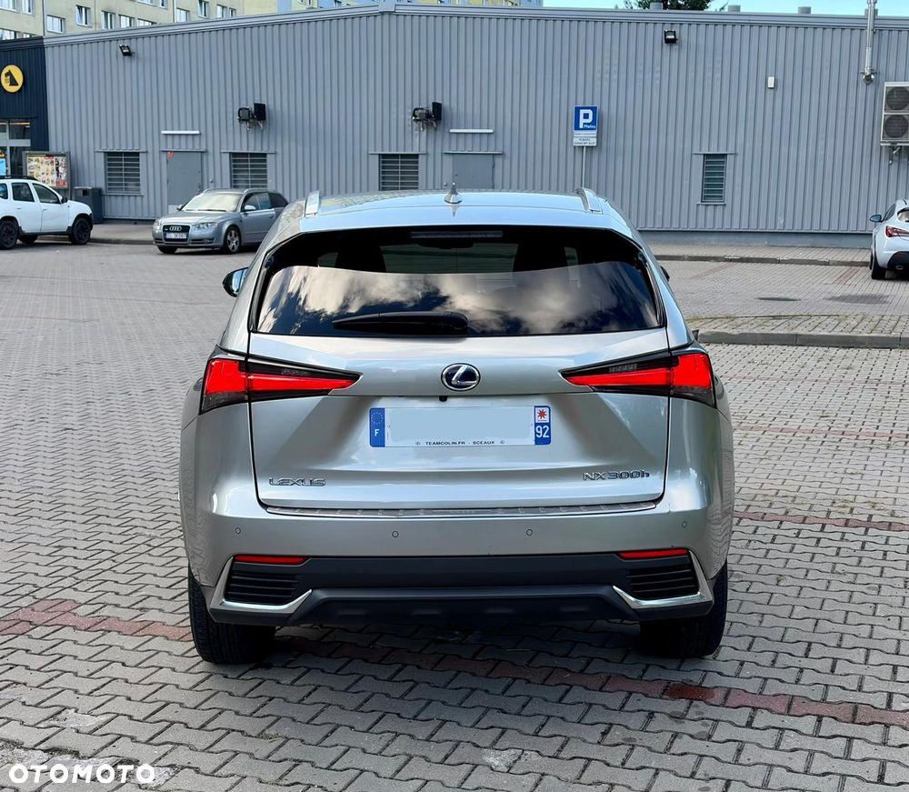 Lexus NX 300h Style Edition - 10