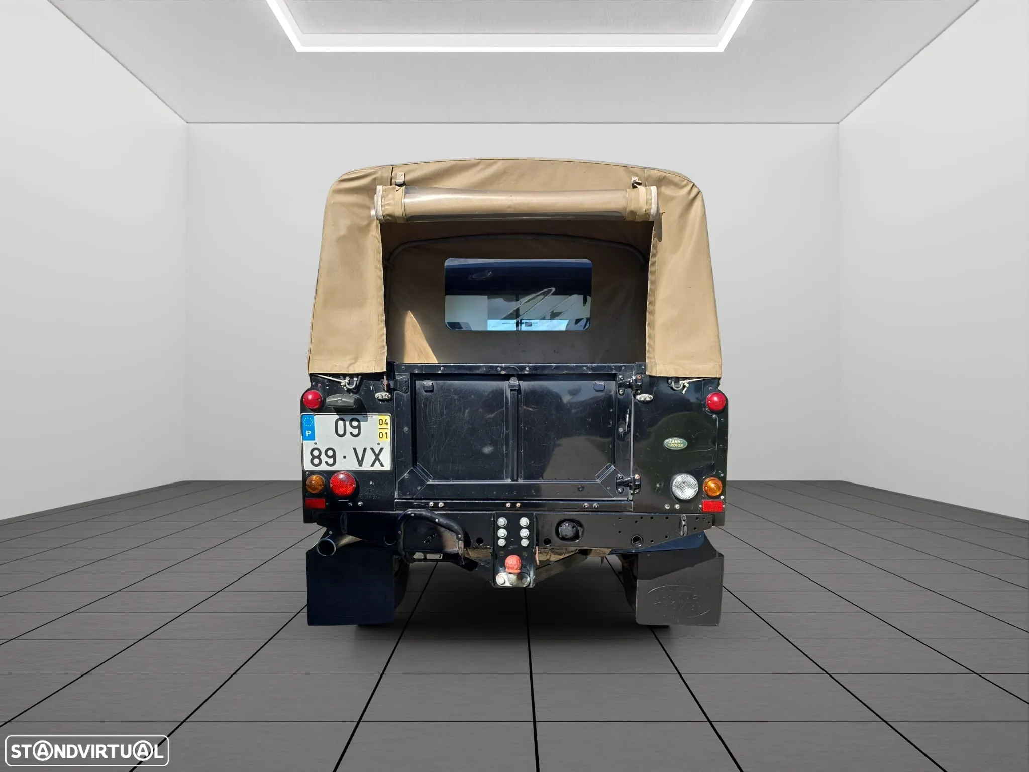 Land Rover Defender - 8