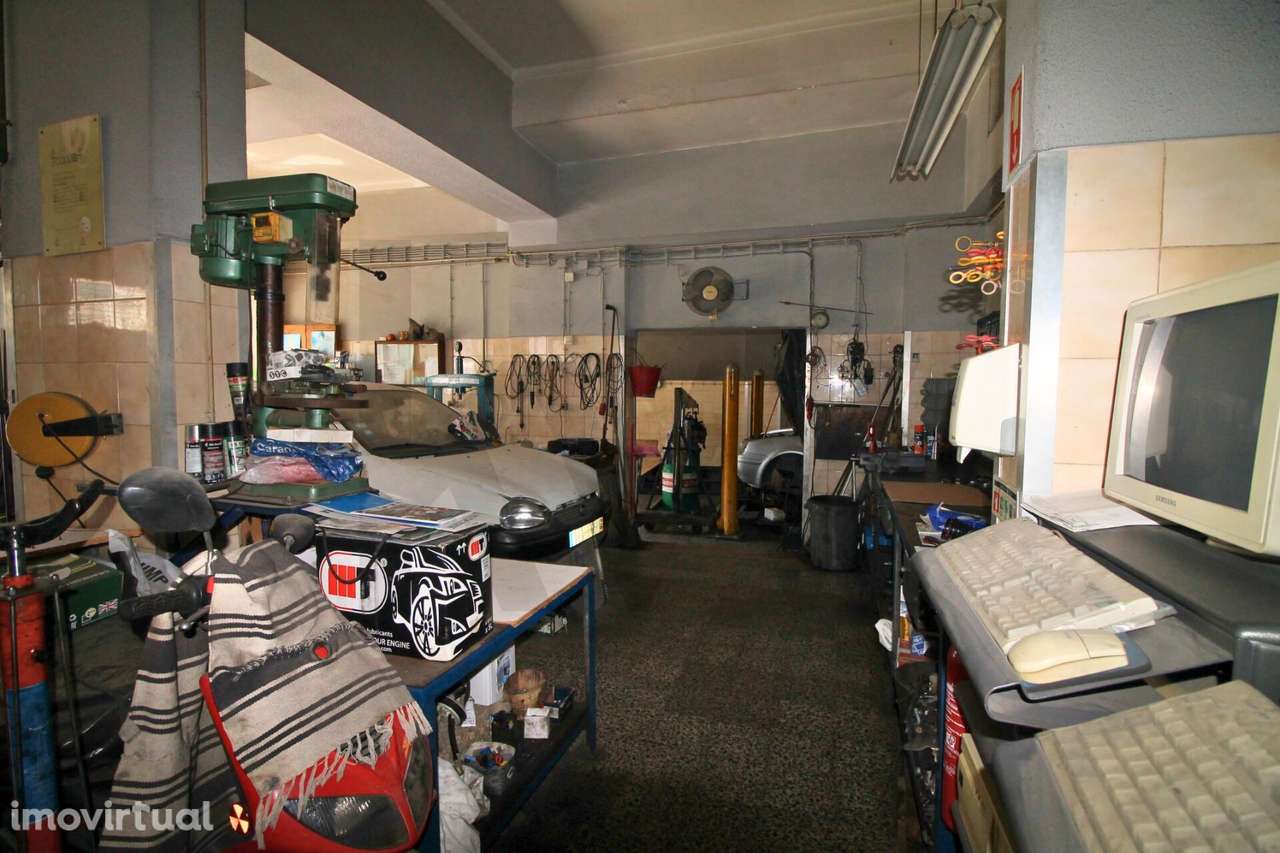 Venda de Oficina + Imóveis – Auto-Central da Arrentela - Grande imagem: 5/16