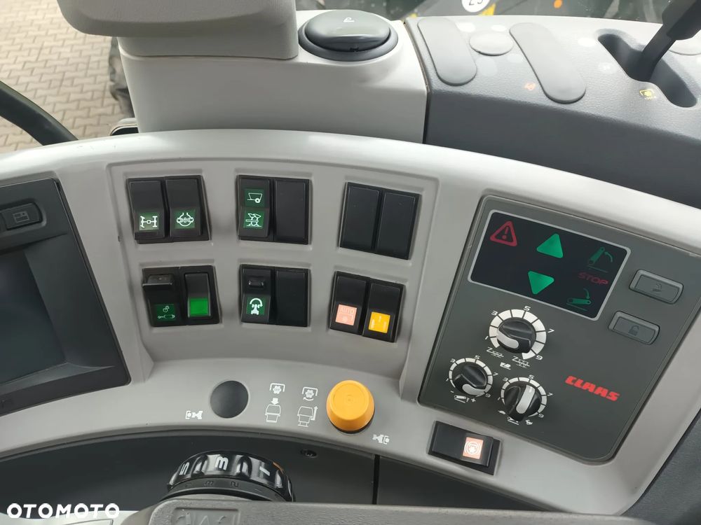 Claas Axion 810 CEBIS - 27