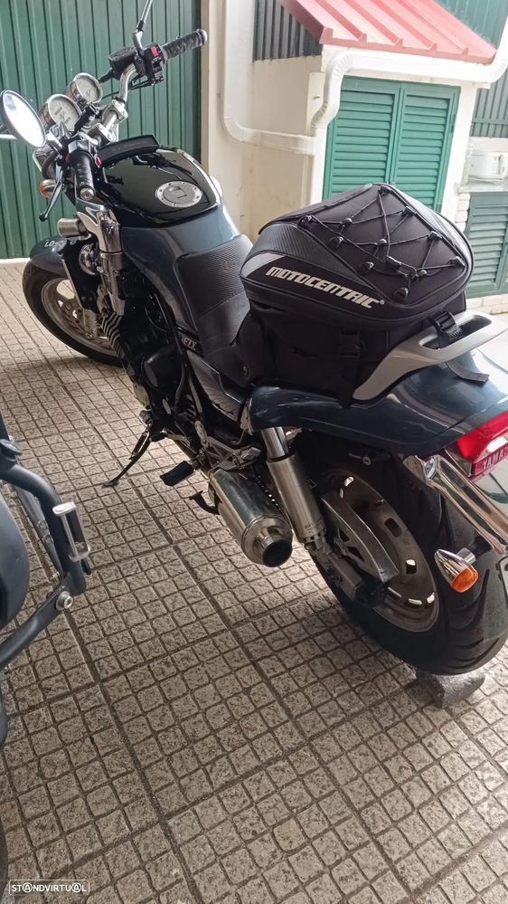 Yamaha FZX - 4
