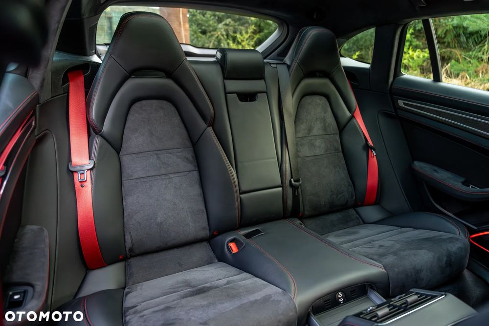 Porsche Panamera - 40