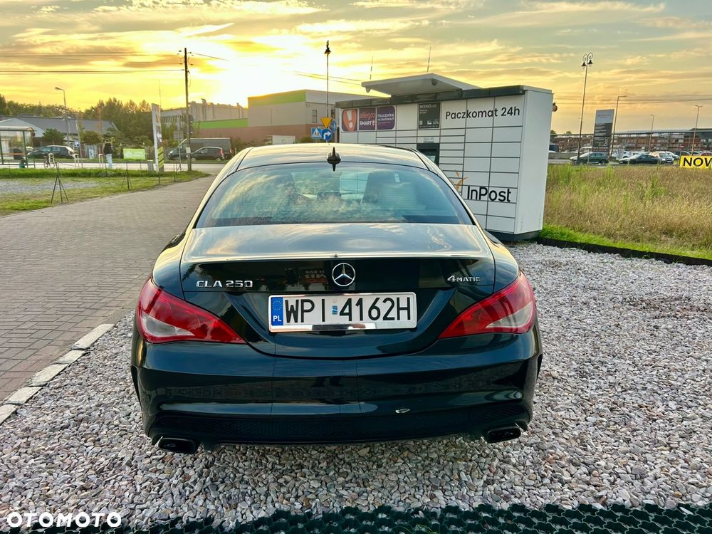 Mercedes-Benz CLA 250 4Matic 7G-DCT - 3