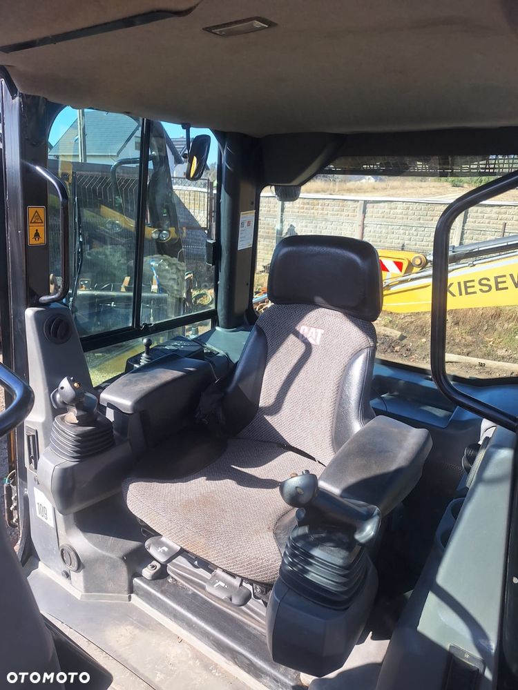 Caterpillar CAT D6K2 LGP - 27