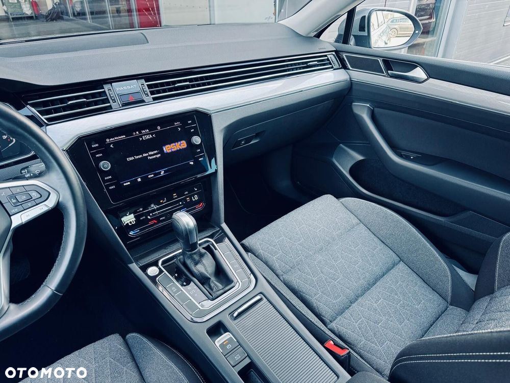 Volkswagen Passat 2.0 TDI SCR DSG Business - 25