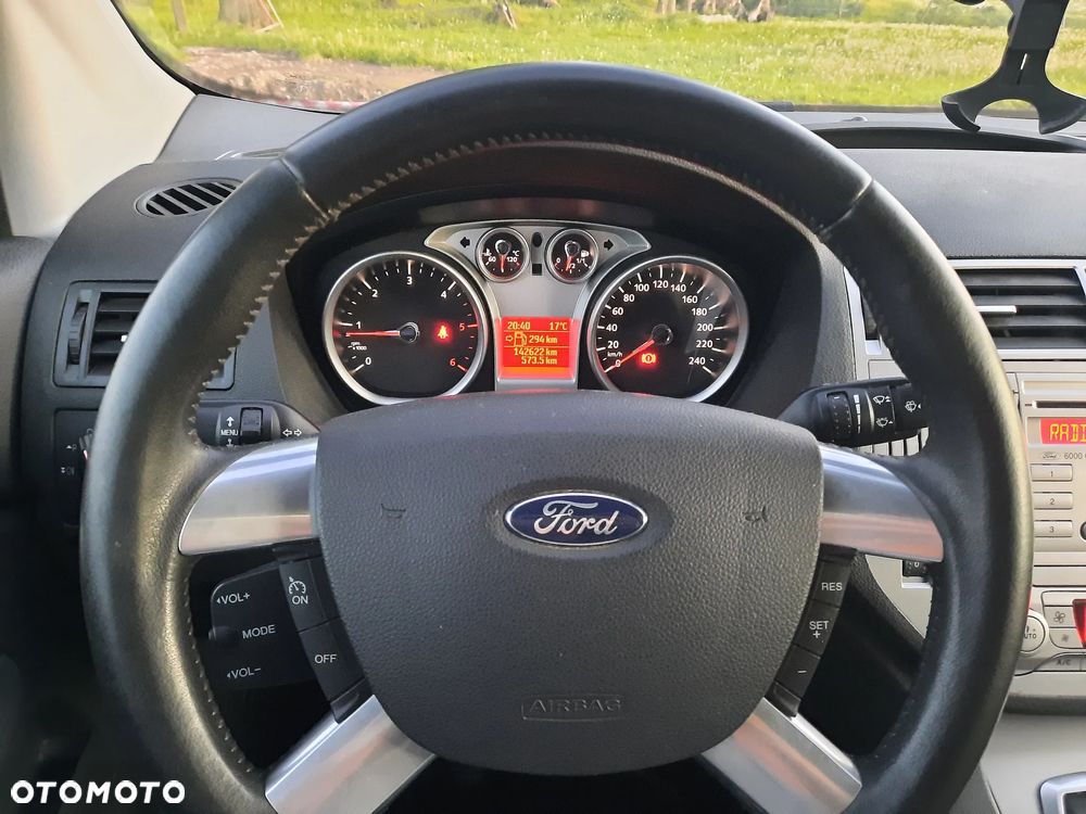 Ford Kuga 2.0 TDCi 4x4 Titanium - 9