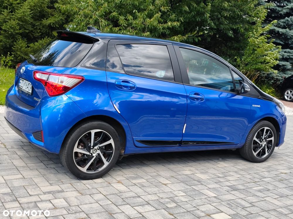 Toyota Yaris Hybrid 100 Premium EU6 - 12