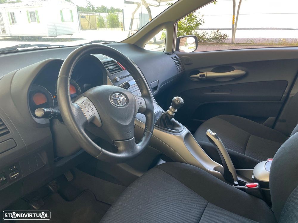 Toyota Auris 2.0 D-4D - 7