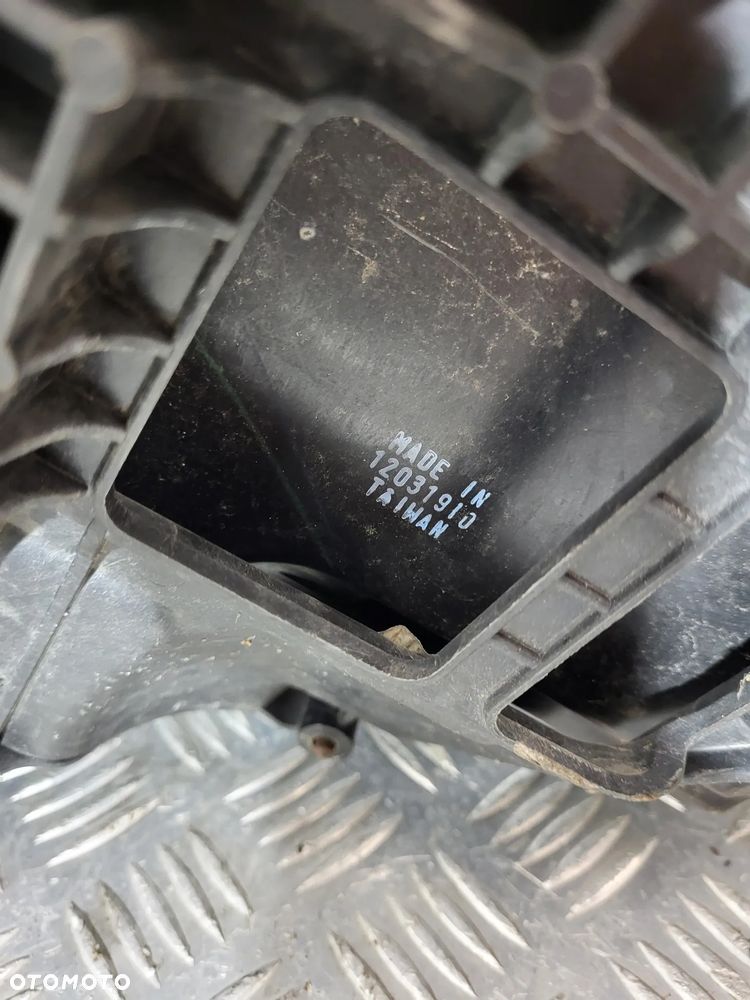 Volkswagen Golf VI Lampa Lewy Przód - 4
