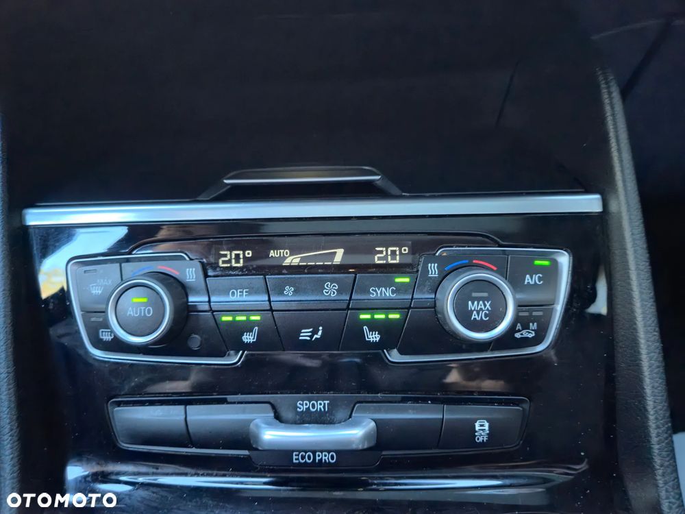 BMW Seria 2 218d Sport-Aut Luxury Line - 33