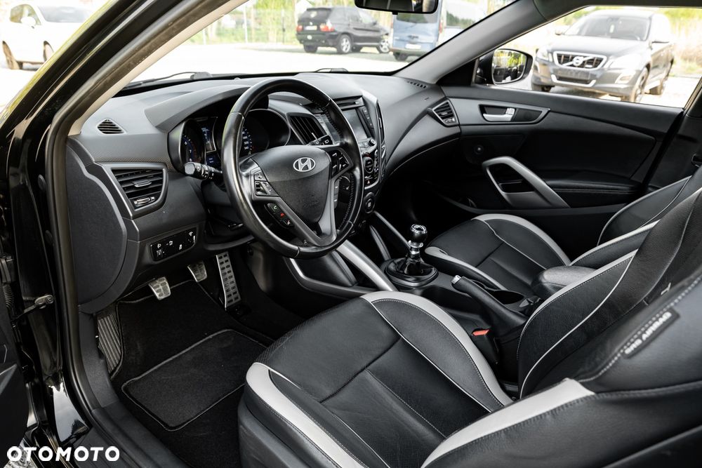 Hyundai Veloster 1.6 Turbo Premium - 15