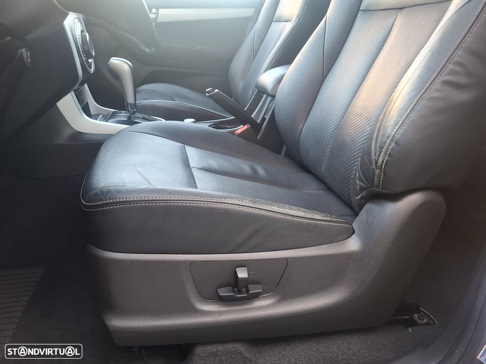 Isuzu D-Max 4x4 Cabine Dupla Auto Premium - 31