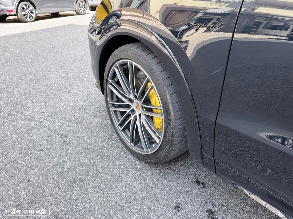 Porsche Cayenne Turbo S E-Hybrid - 2