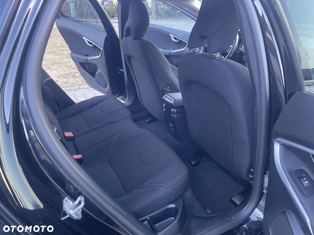 Volvo V40 D2 Momentum - 13
