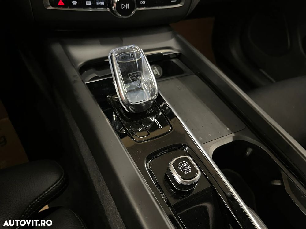 Volvo XC 60 B6 MHEV AT8 AWD Inscription - 25
