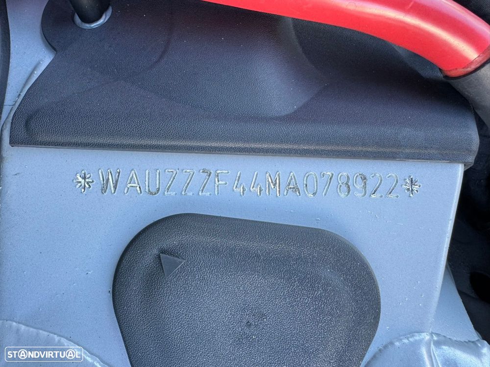 Audi A4 Avant 30 TDI Advanced S tronic - 53