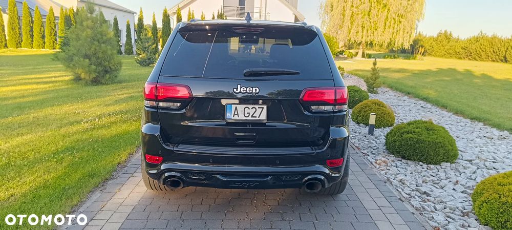 Jeep Grand Cherokee SRT - 10
