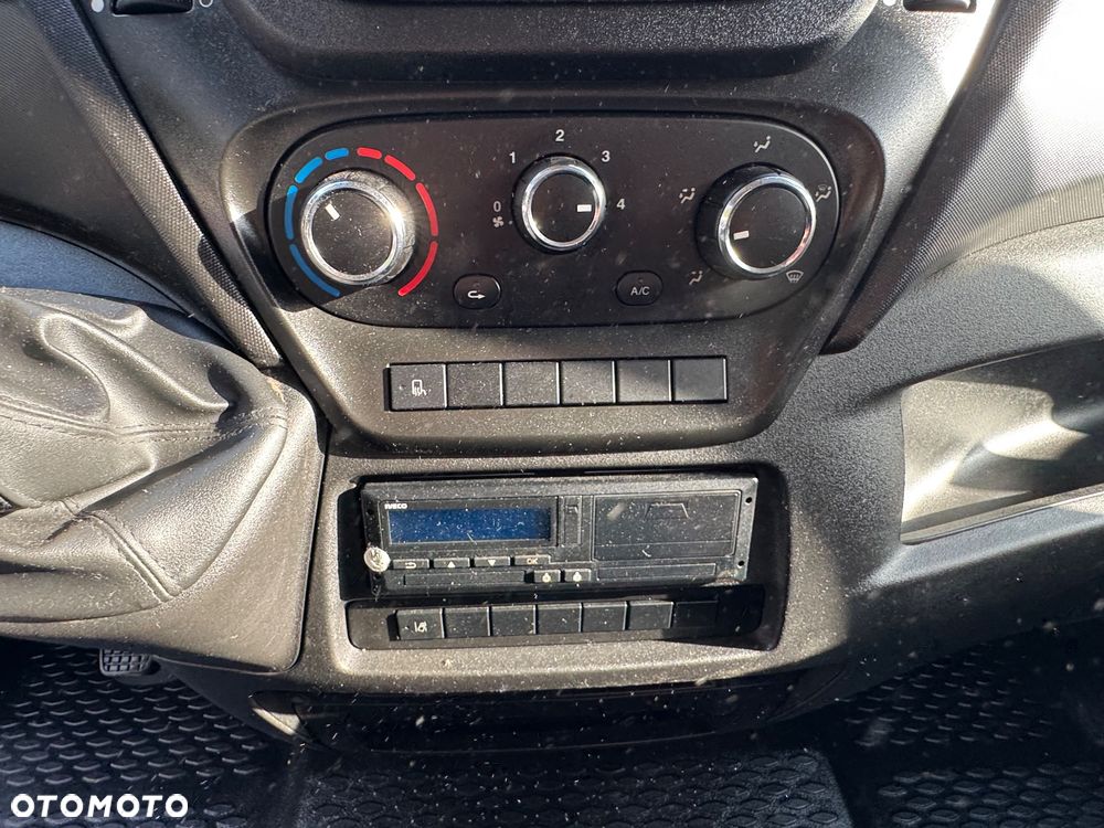 Iveco DAILY 60c16 50C15 50C17 35C14 35C15 35C17 35C18 70C17 72C15 70C18 Izoterma Chłodnia  9/8 euro palet - 18