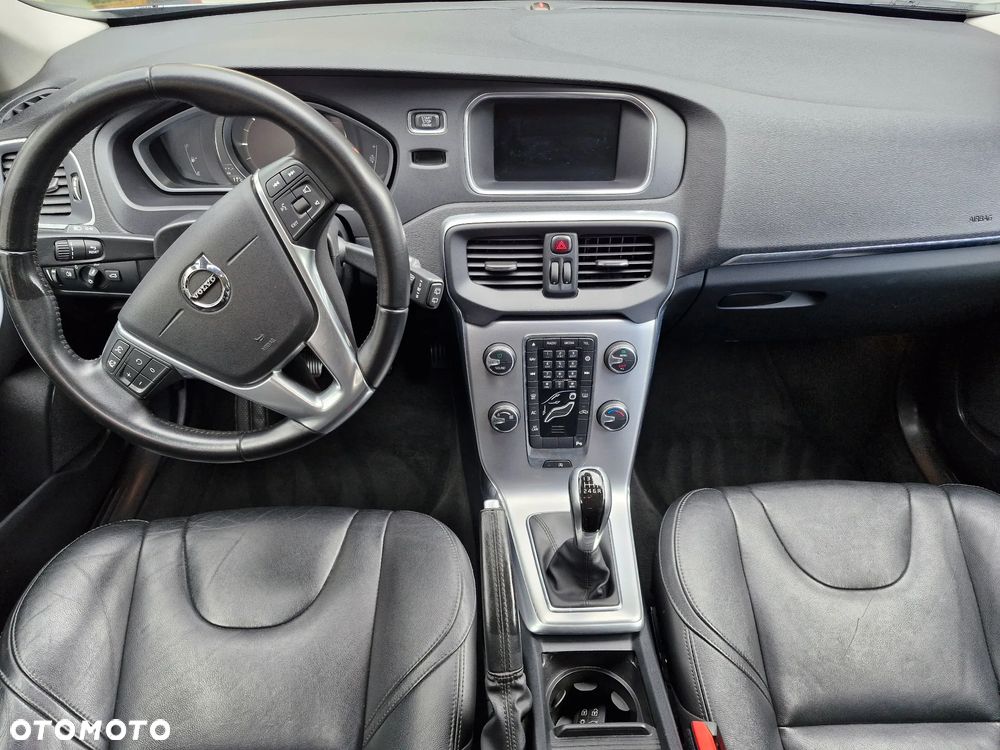 Volvo V40 D2 Inscription - 32