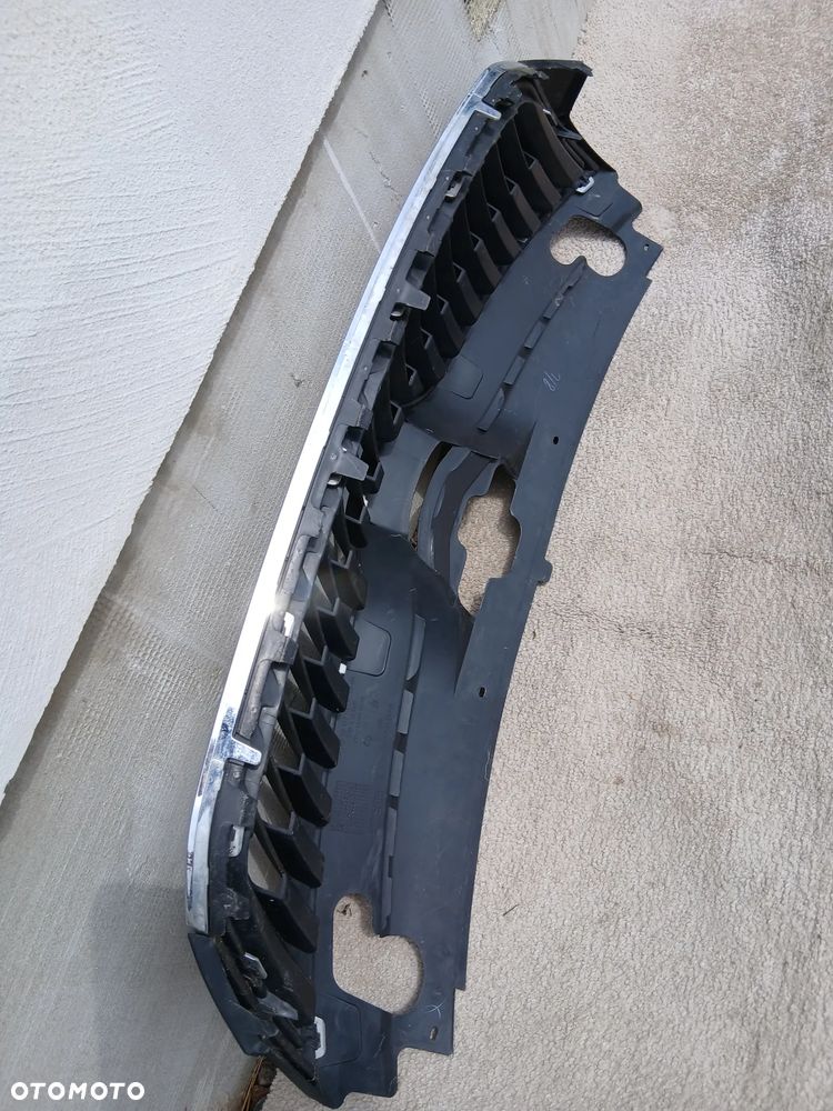 GRILL SKODA RAPID - 3