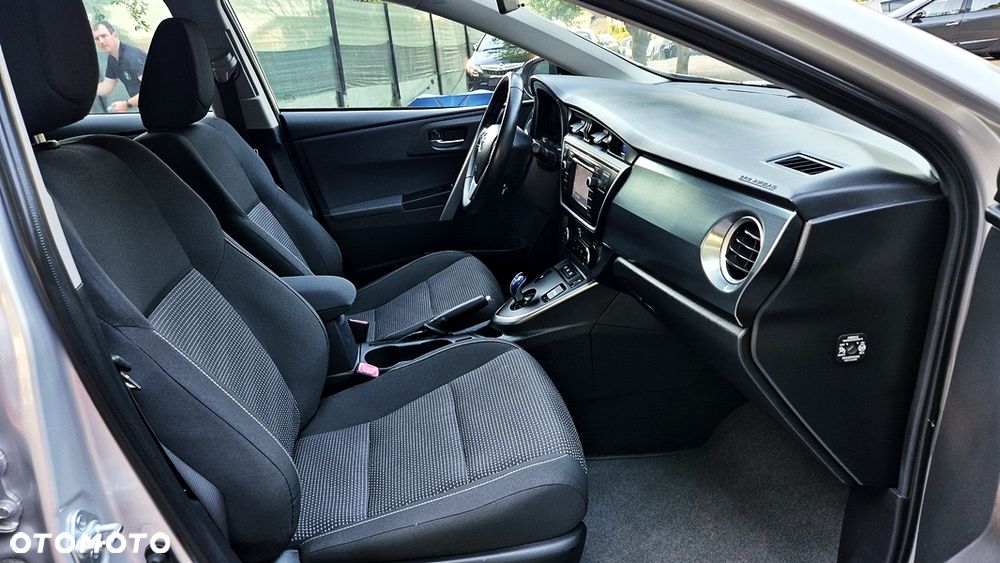 Toyota Auris 1.8 HSD Luna - 40