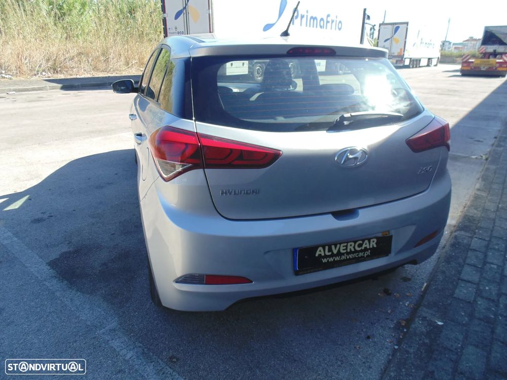 Hyundai i20 1.1 CRDi Access Plus - 14