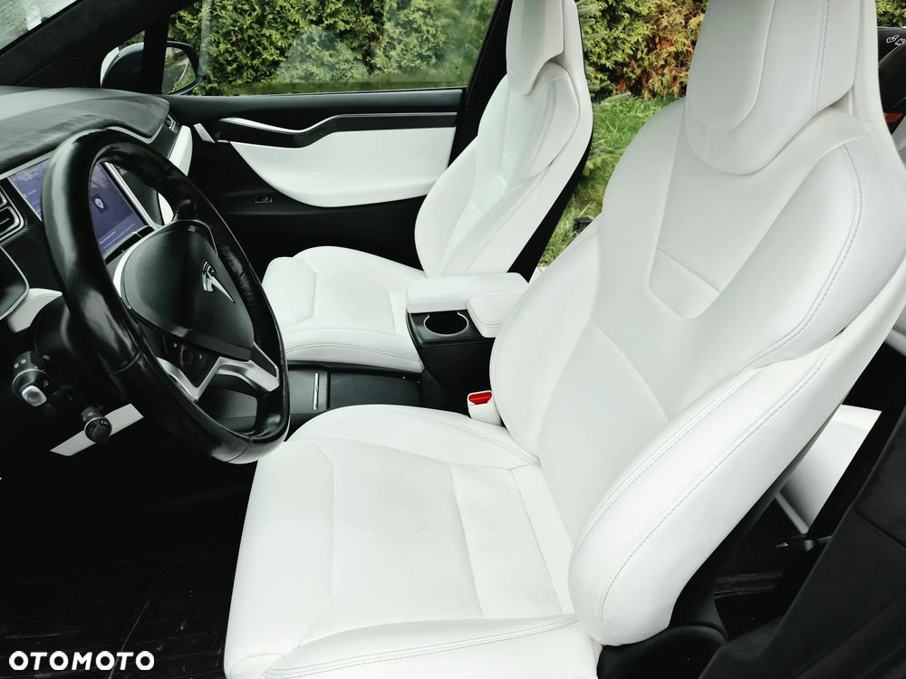Tesla Model X Long Range Plus - 4